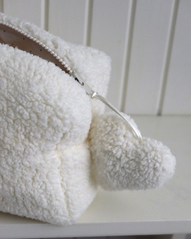Косметичка молочна “Teddy”